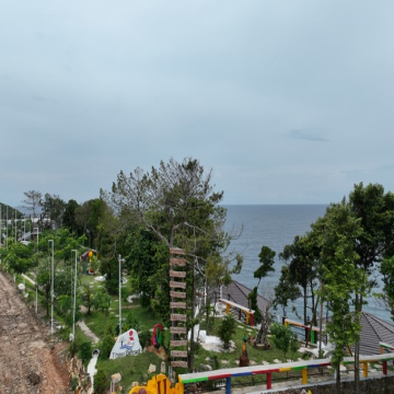 Villa with Garden View